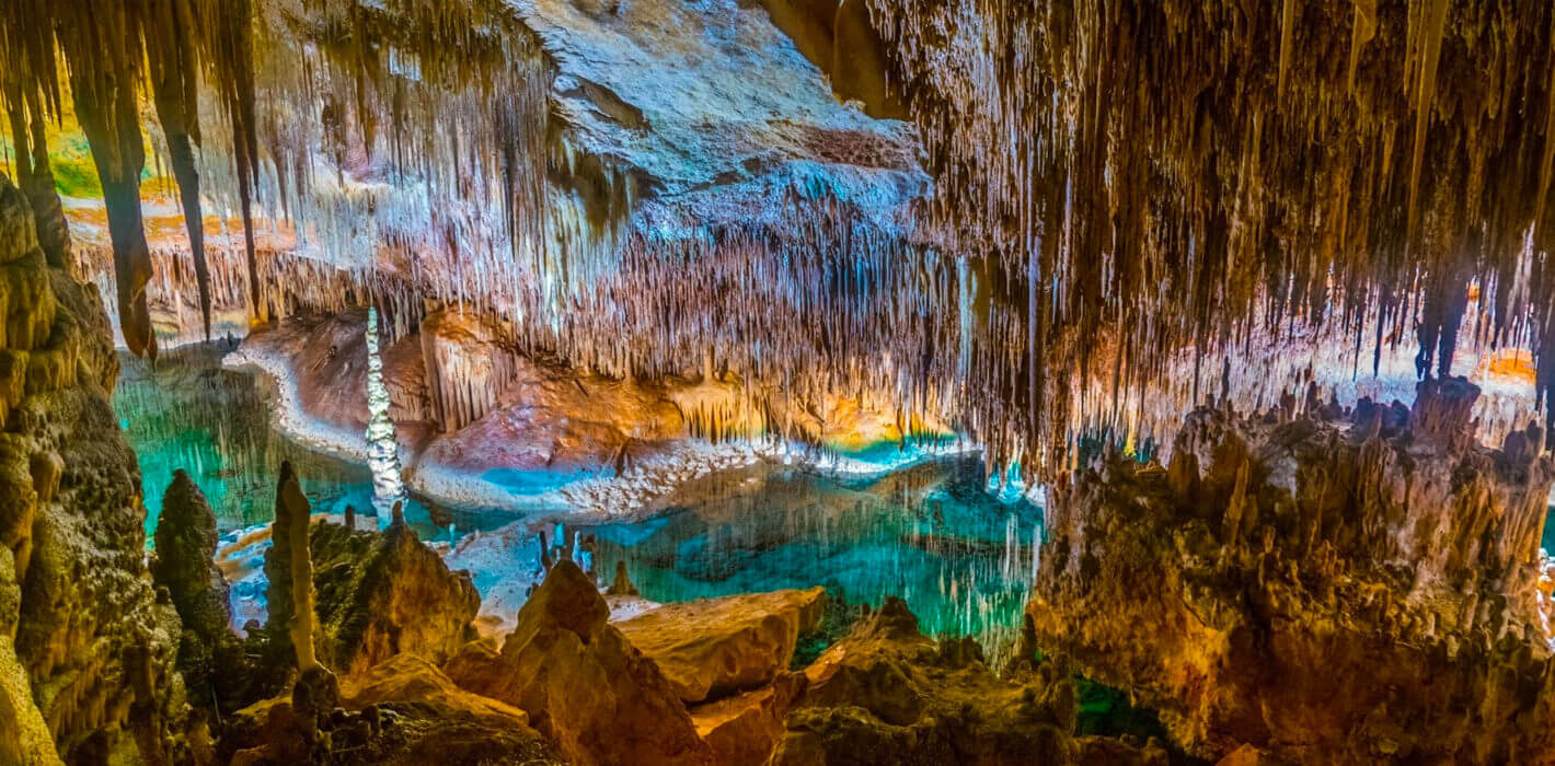 Cuevas Caves Höhlen